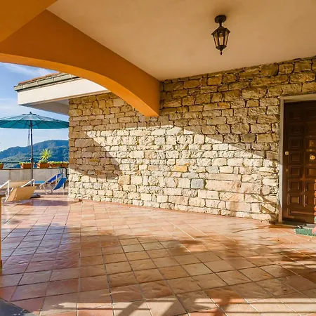 Pet Friendly In With Wifi Prázdninový dům Leivi